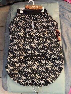 Reversible Puffer Coat Vest - Black & White Graphic for dogs-Arcadia trail